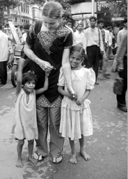 Neubauer walking the streets in India