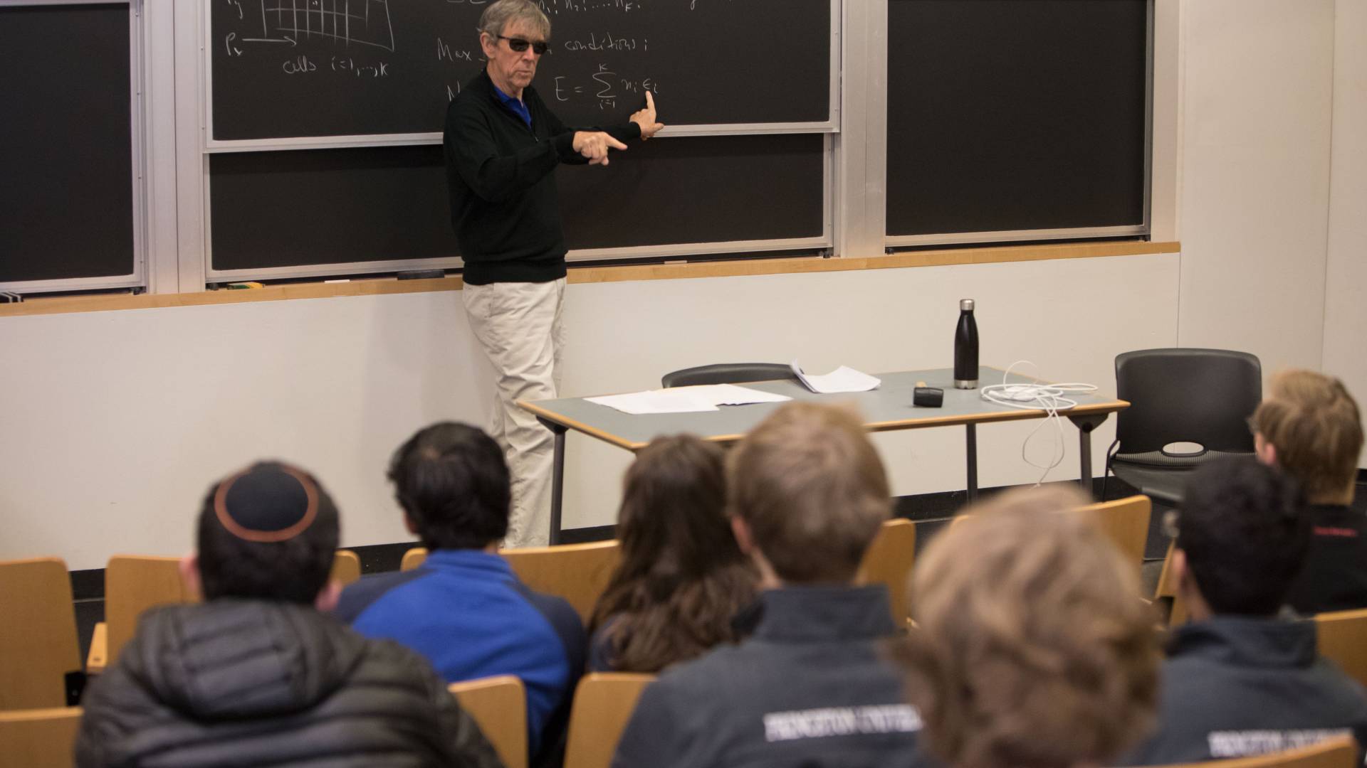 Professor Callan giving Integrated Science lecture to students