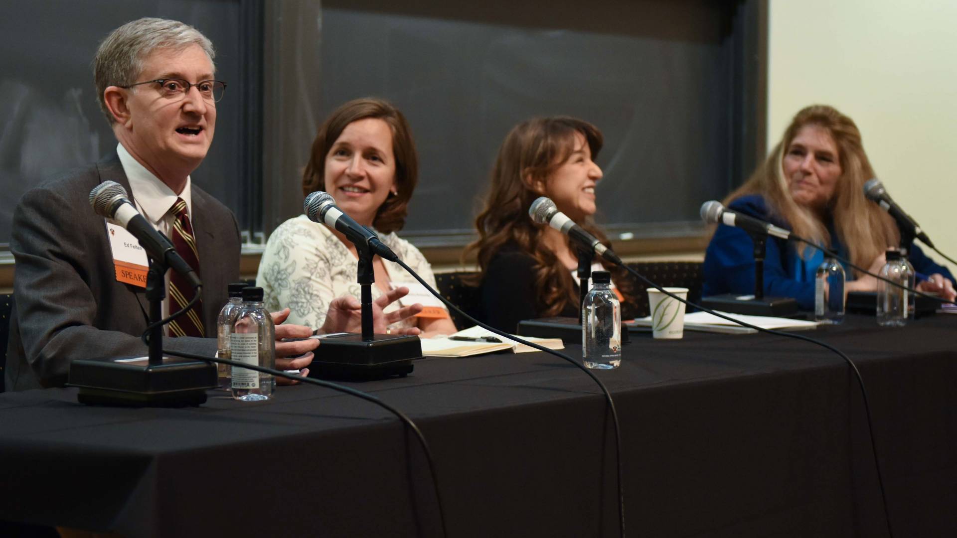 Panel Edward Felten, Molly Roberts, Zeynep Tufekci, Carol Giacomo addressing audience