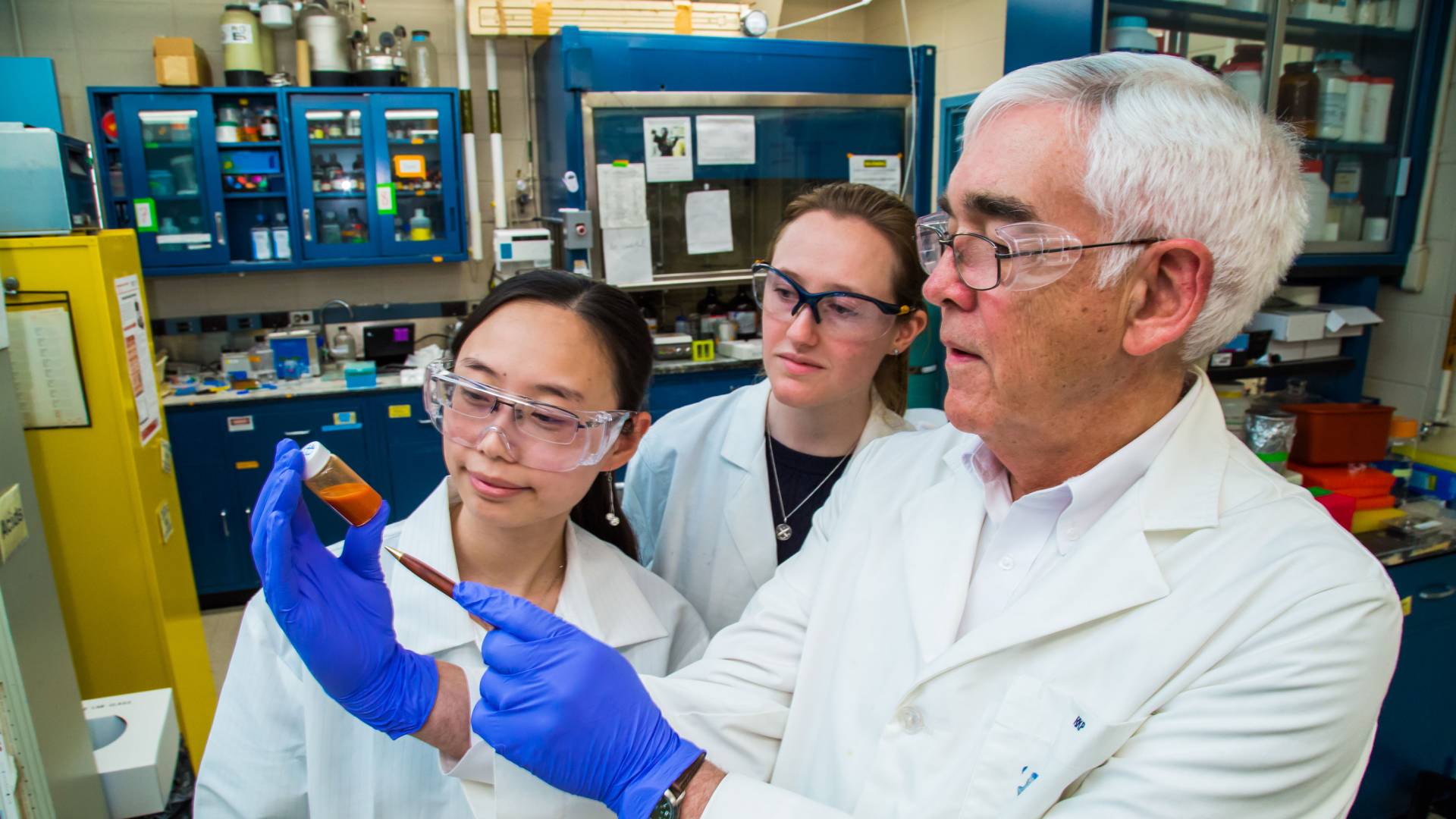 Robert Prud’homme with Joanna Zhang, Ellen Dobrijevic ’17