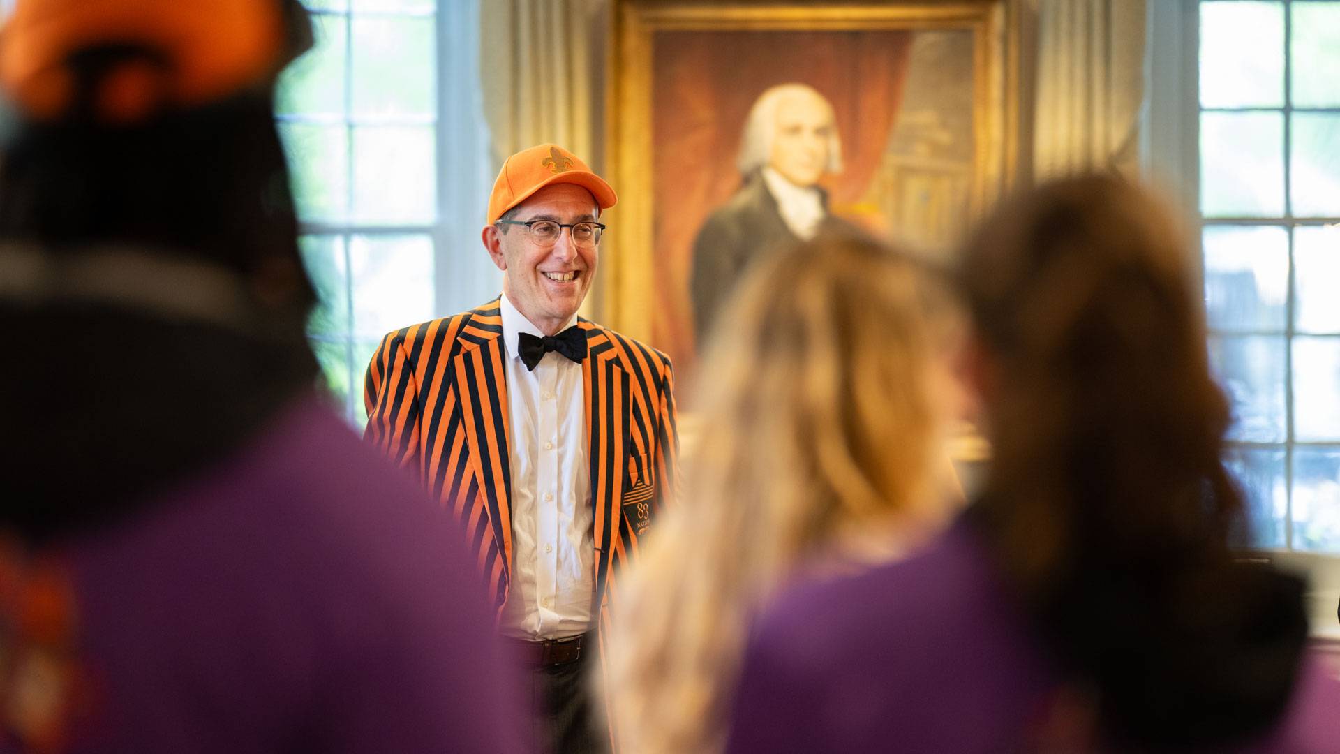 President Eisgruber talks to alumni