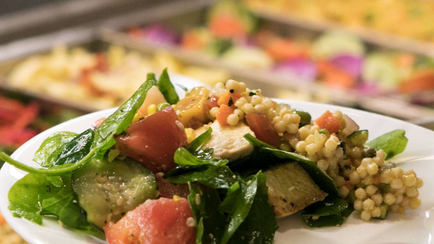 Couscous, baby spinach and chicken