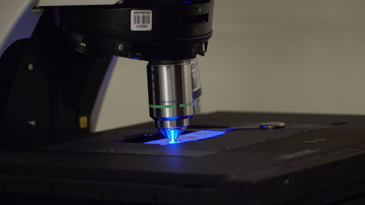 Microscope with blue light