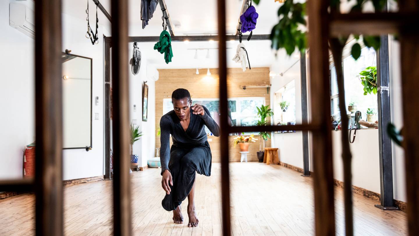 Okwui Okpokwasili dancing