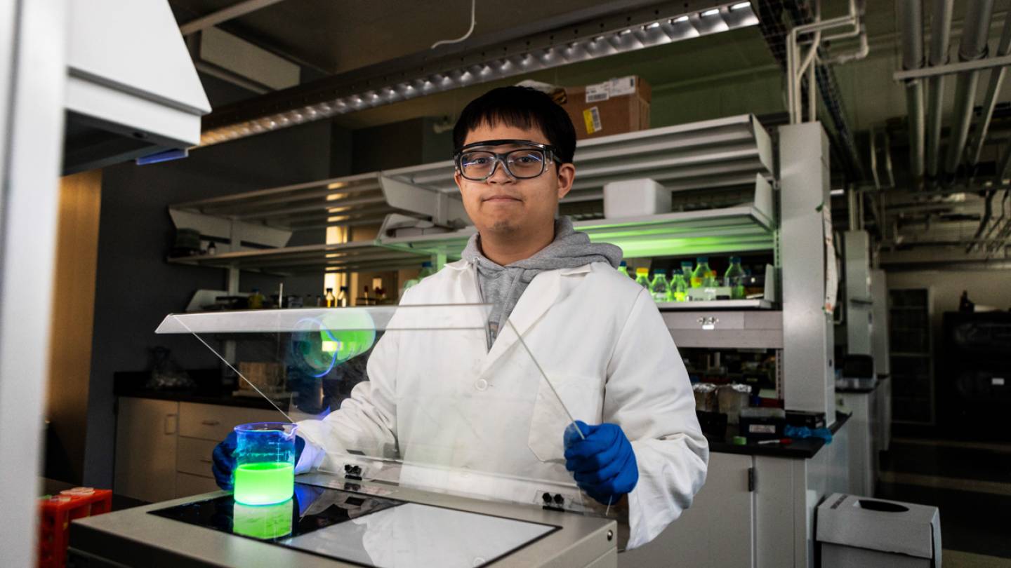 Arthur Acuna in a lab.