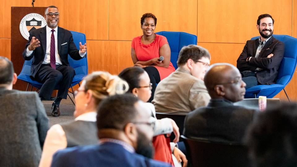 Speakers talk about race and politics 