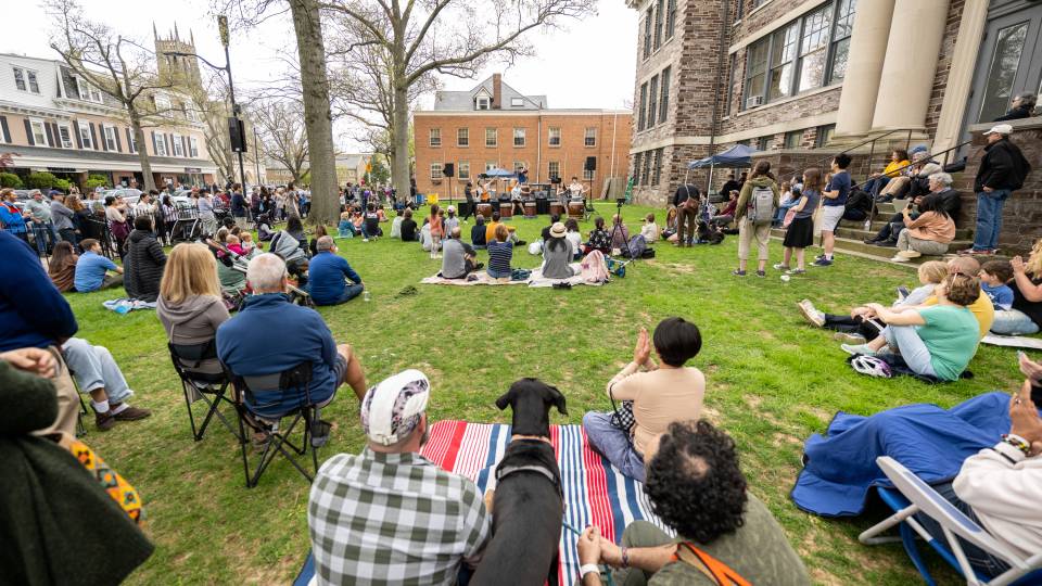 Porchfest, audience during Tora Taiko