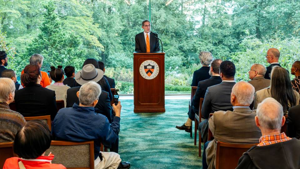 President Eisgruber speaks at podium