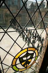 Students processing through the East Pyne courtyard