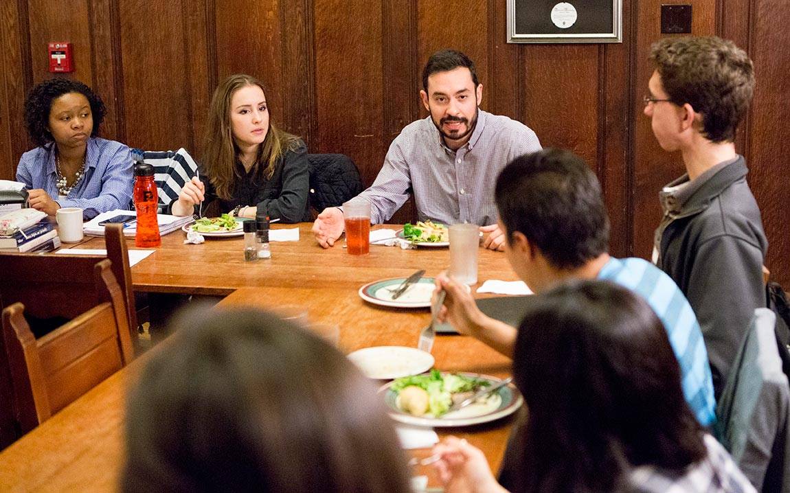 Ali Valenzuela advising students