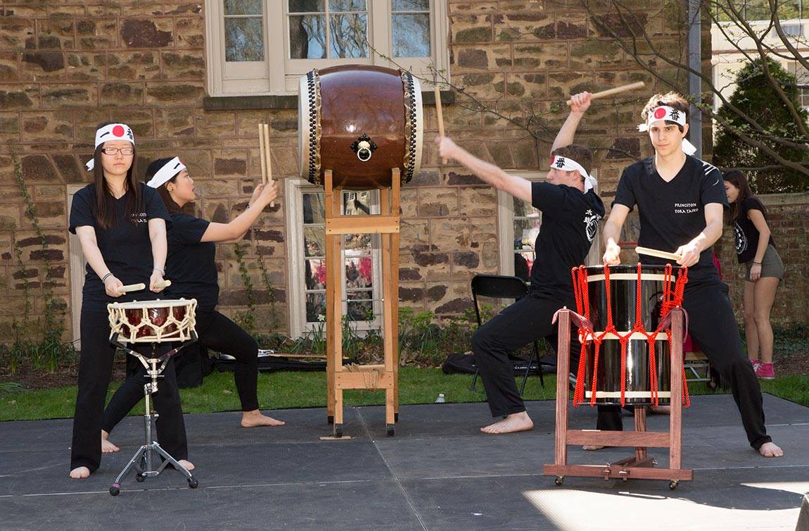 Taiko drummers at Communiversity
