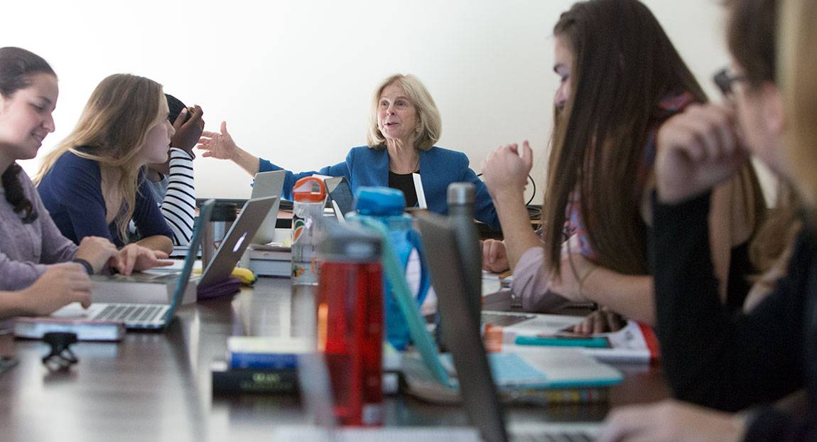Elaine Pagels teaching a freshman seminar in 2015