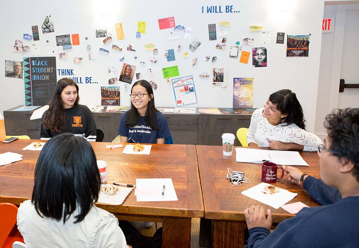Scholars Institute Fellows Program (SIFP) students with Nimisha Barton