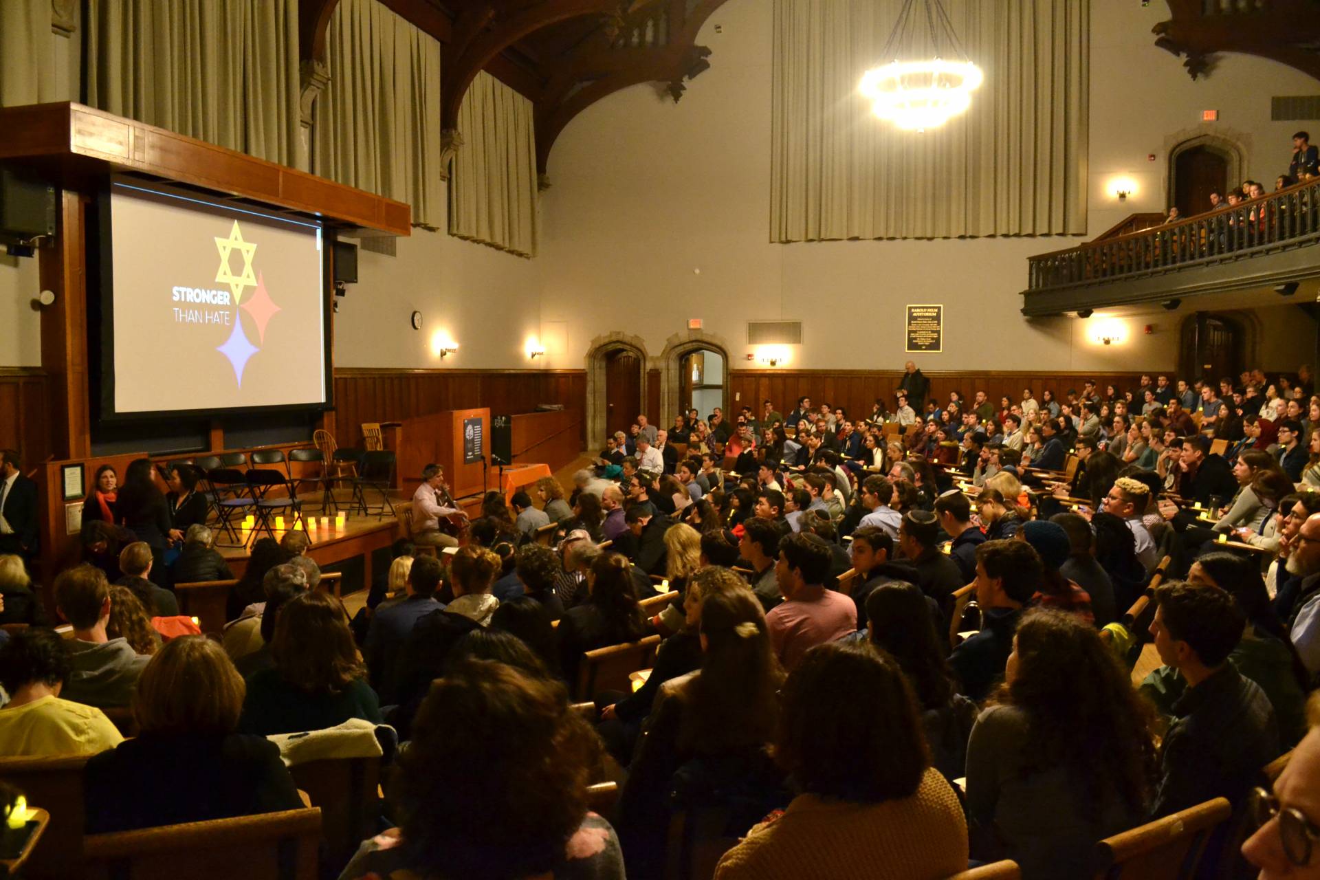 Audience at the vigil for the victims of the Pittsburgh Tree of Life synagogue massacre