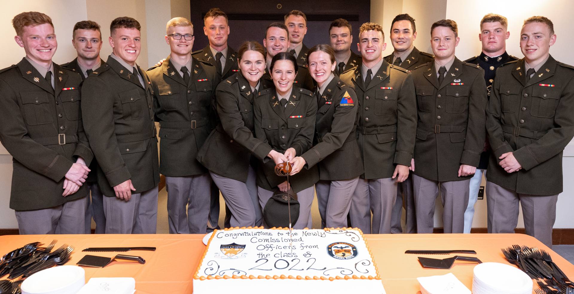 The 2022 cadre cutting their cake