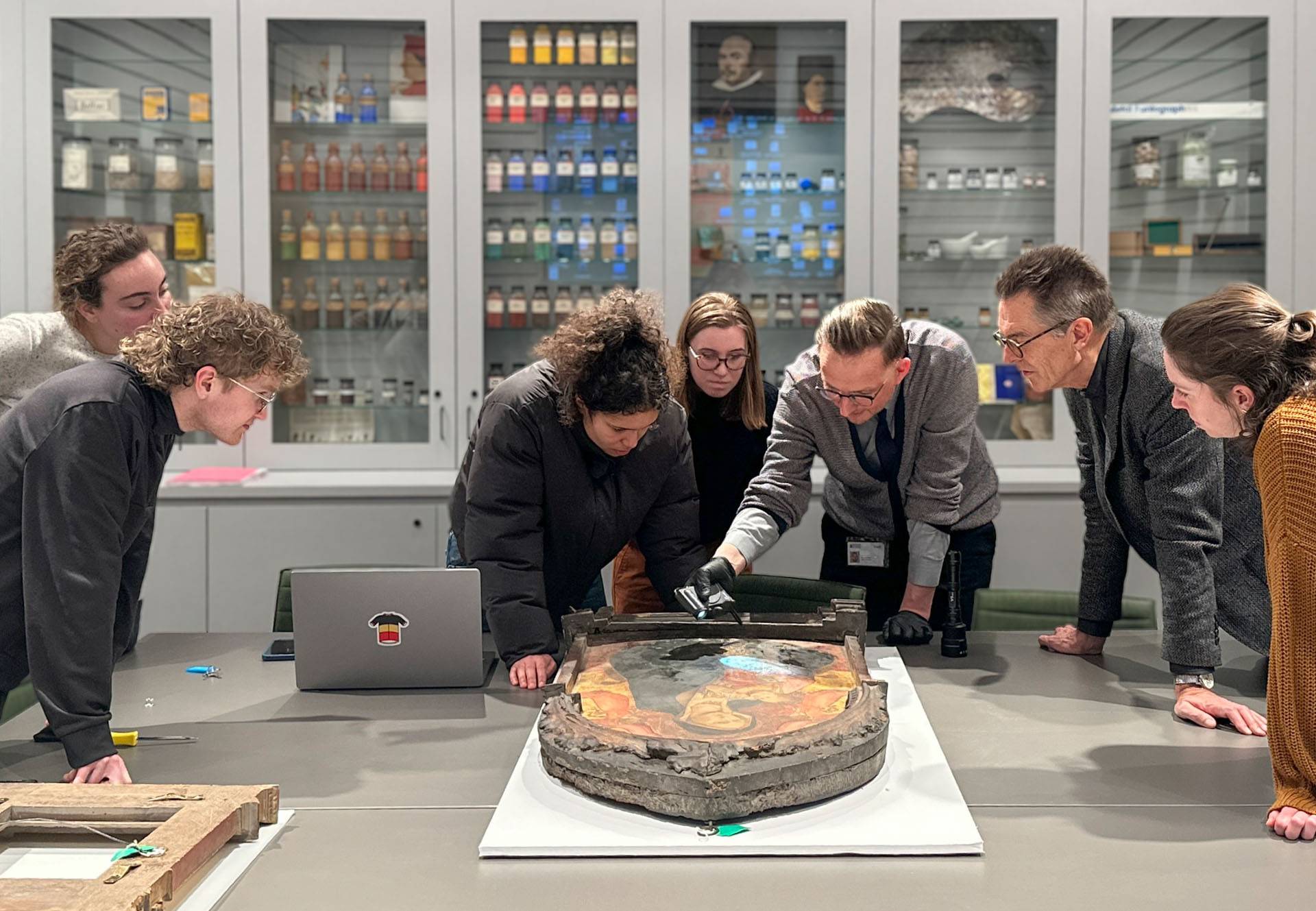 Bart Devolder demonstrates art conservation techniques with Princeton students