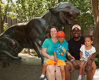 Reunions Fri family at tiger
