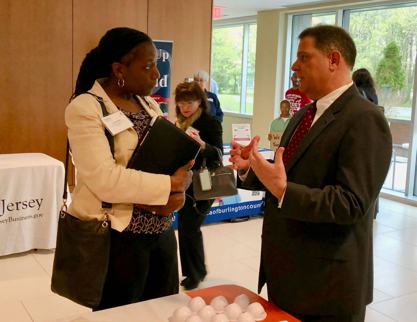 Lisel White talking with Mohammed Ela