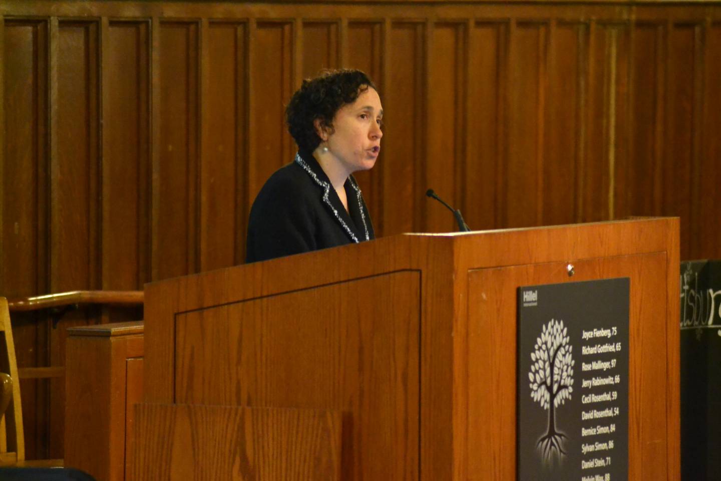Rabbi Julie Roth addresses people at vigil for Pittsburgh Tree of Life synagogue massacre victims
