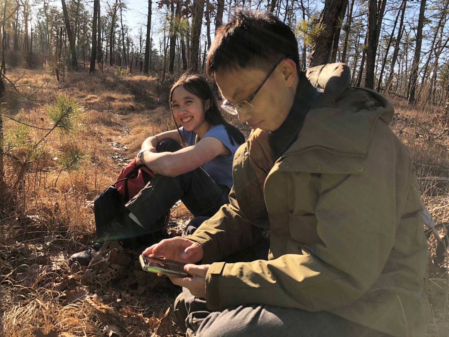 Zhilei Zhao (right) and Jessica Zung in the field